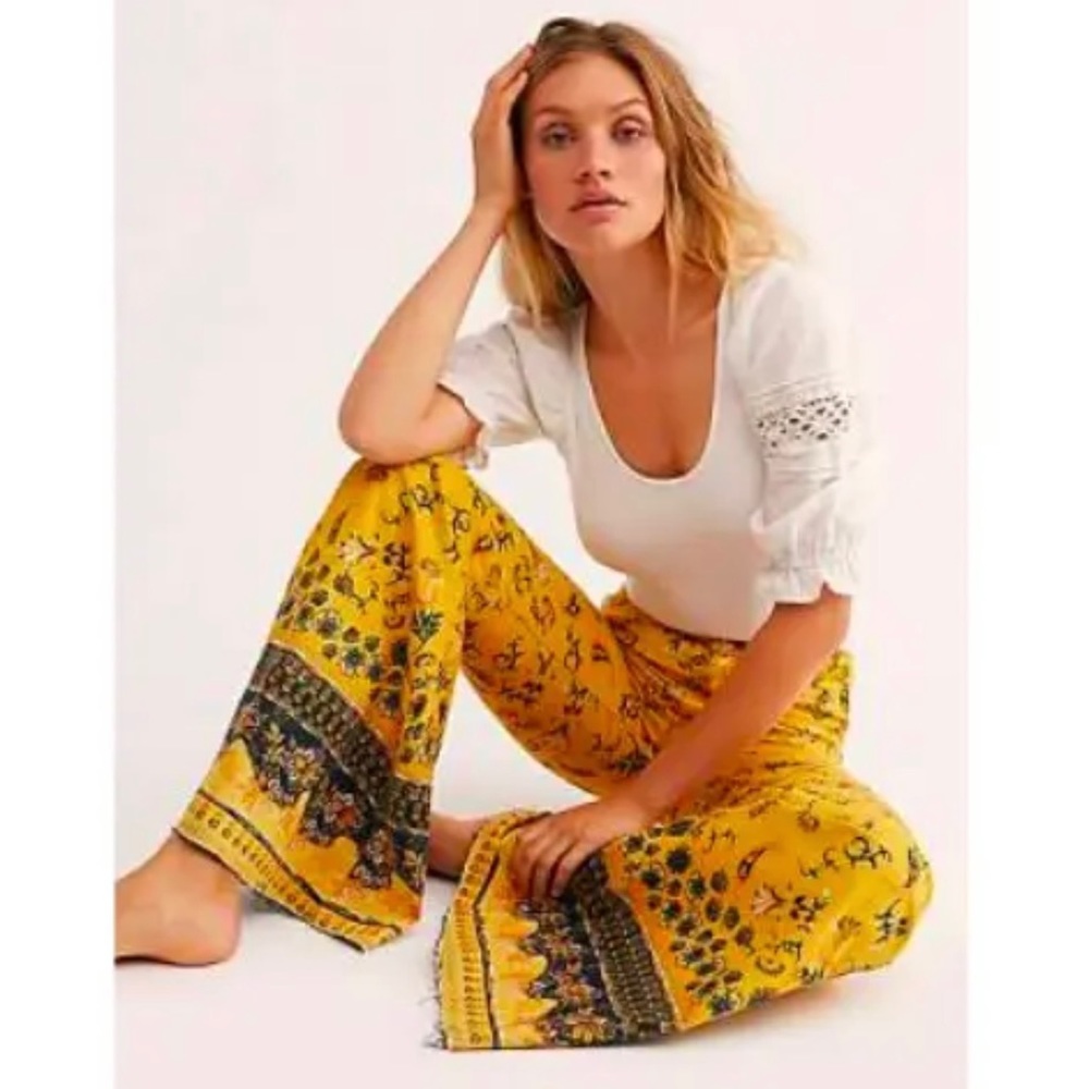 Free People “Just Float On” Printed Wide Leg Boho Jeans; Size 30